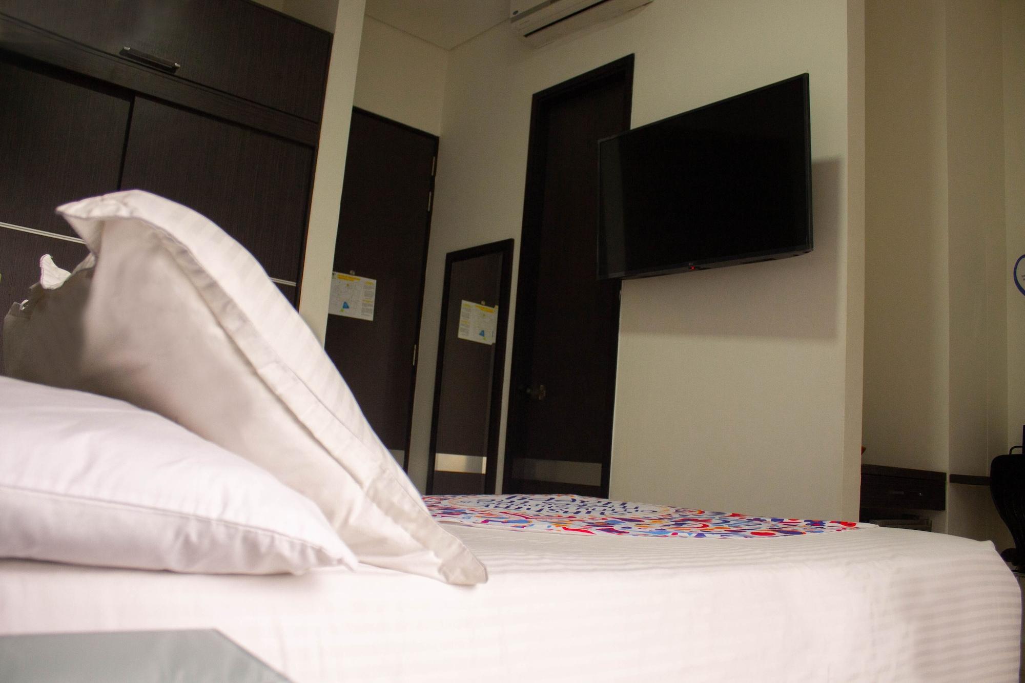 Hotel Bolivariana Plaza Медельїн Екстер'єр фото