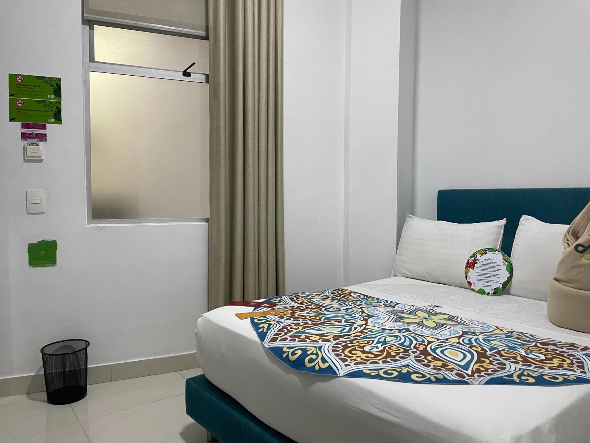 Hotel Bolivariana Plaza Медельїн Екстер'єр фото